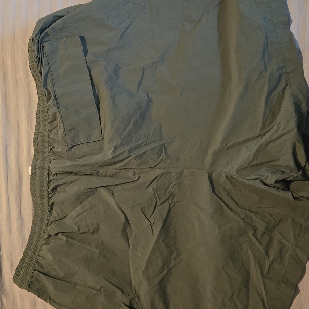 Donni Nylon Cargo Shorts - Picture 7 of 10